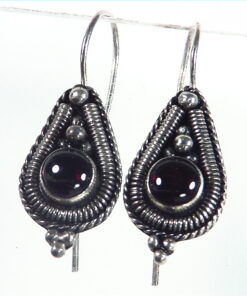 Garnet Cabasson Set in Sterling Silver Earring, 848