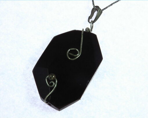 Agade With Wire Wrap Silver Oval Shape Pendant