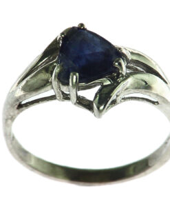 Blue Sapphire Natural genuine Gemstone set in Sterling Silver Lady,s Ring RSS998