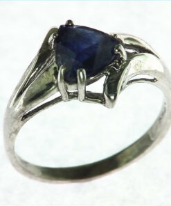 Blue Sapphire Natural genuine Gemstone set in Sterling Silver Lady,s Ring RSS998