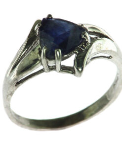 Blue Sapphire Natural genuine Gemstone set in Sterling Silver Lady,s Ring RSS998