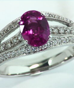 Pink Sapphire 18 kt Gold Engagement Ring in a unique DesignRFK,305