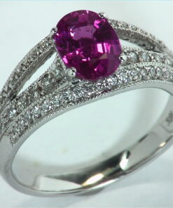 Pink Sapphire 18 kt Gold Engagement Ring in a unique DesignRFK,305