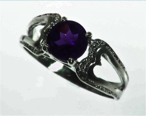 Amethyst Genuine Gemstone set in sterling silver Lady,s ring RSS1072