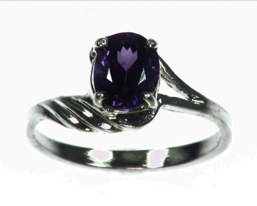 Amethyst Genuine Gemstone set in sterling silver Lady,s ring RSS1073