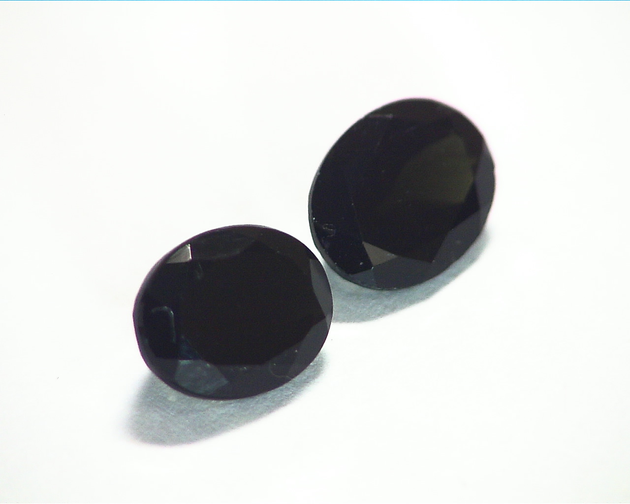 Tourmaline (Black) Matching Pair are Genuine Gemstone 4.05 CT GRG,476 - Image 4